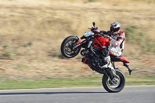 Ducati monster 821 online wheelie