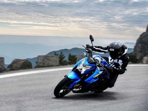 Suzuki Gsx S1000 And Gsx S1000f First Look Preview Motorcyclist