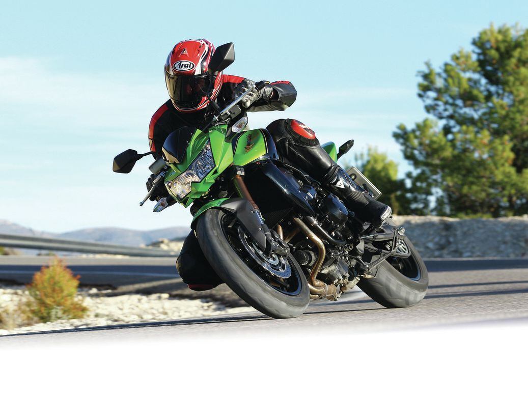 KAWASAKI Z750 (2007-Present) Specs, Performance & Photos