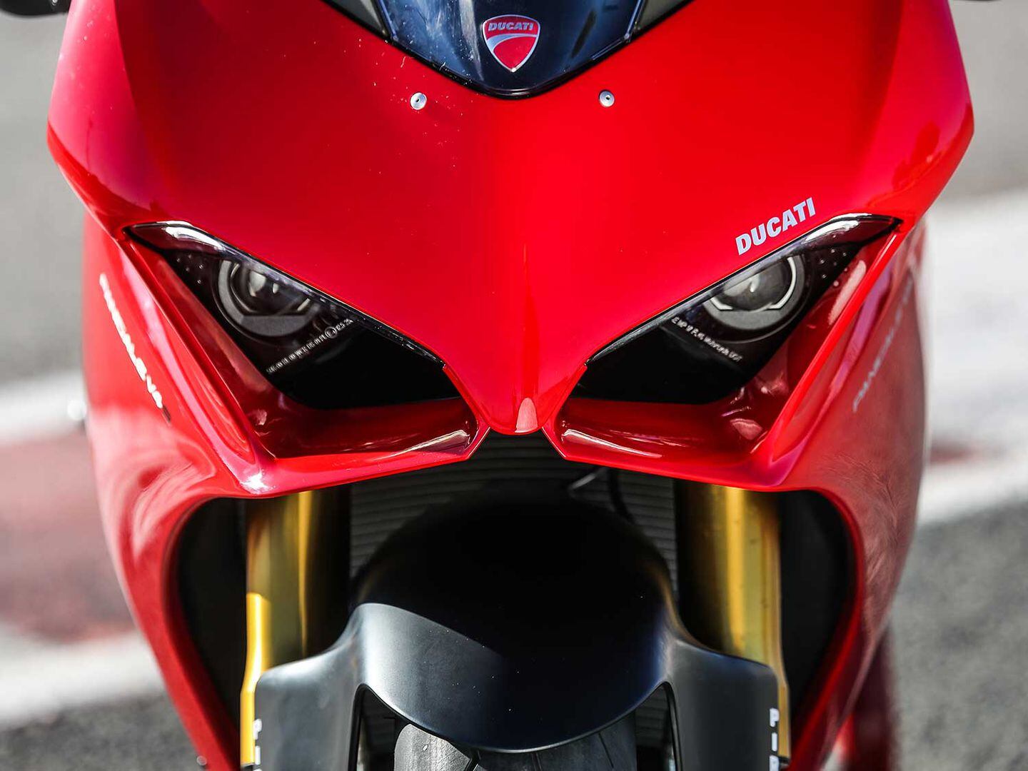 2019 Ducati Panigale V4 S MC Commute Review | Motorcyclist