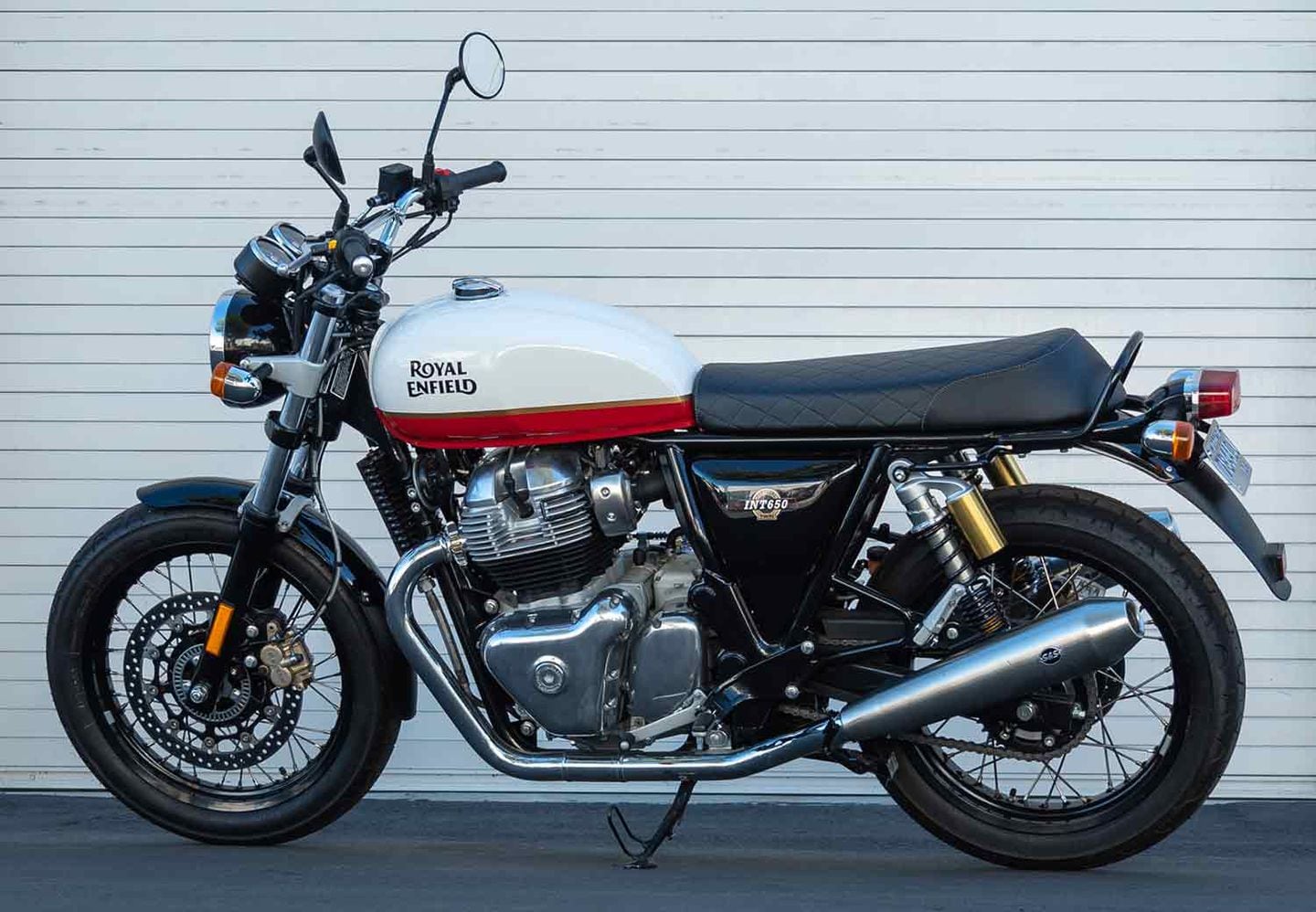 2020 Royal Enfield INT650 MC Commute Review | Motorcyclist