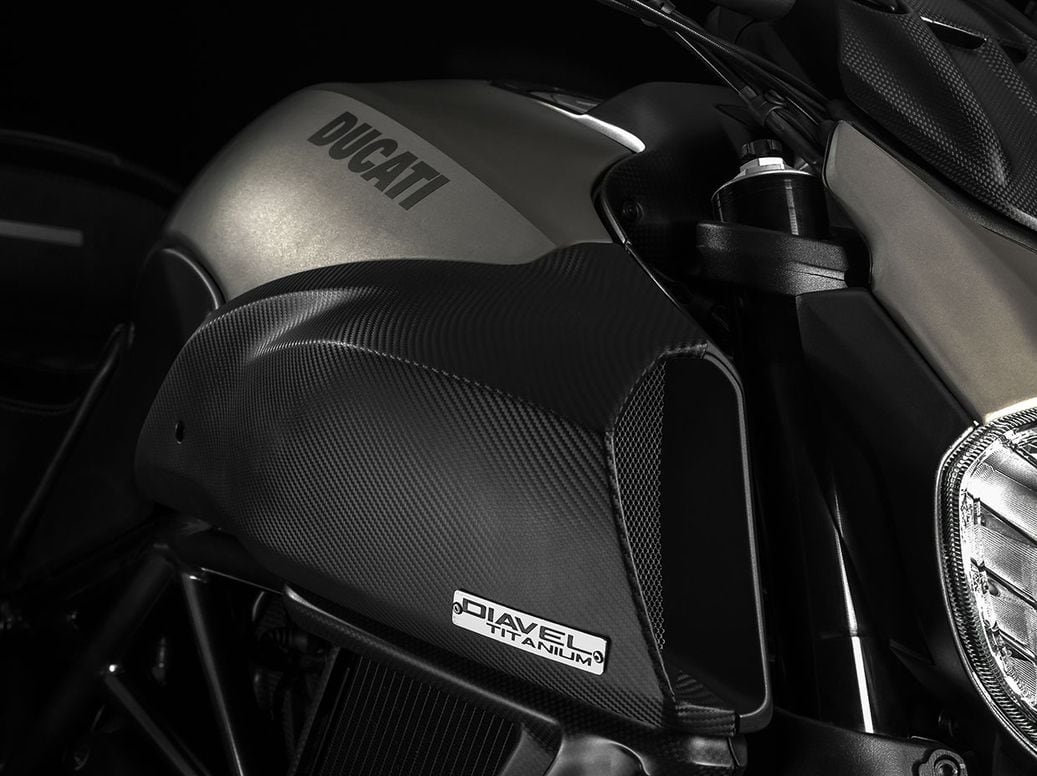 2015 diavel titanium