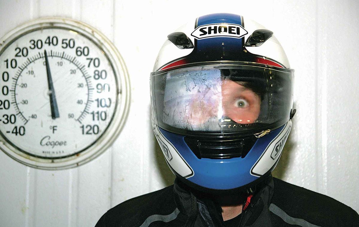 A&R Foggard Helmet Shield Spray