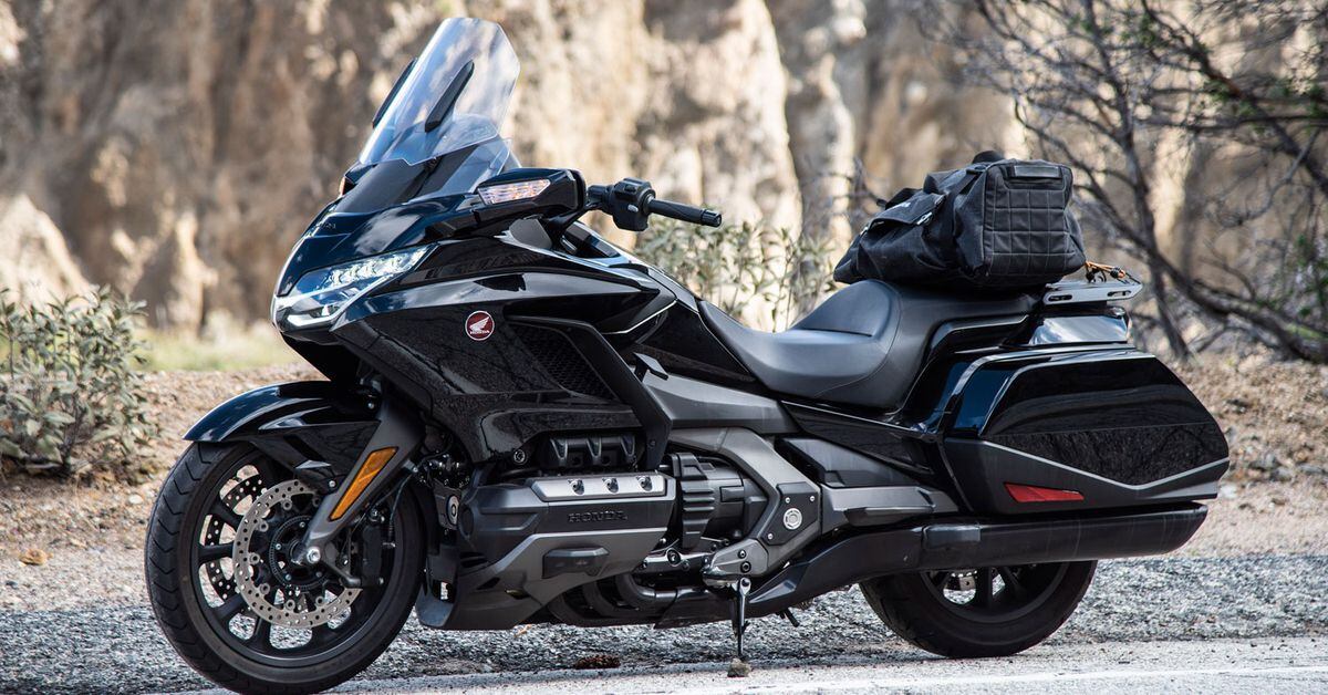 2020 Honda Gold Wing DCT Ride Review | Motorcyclist