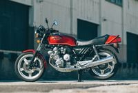 This Honda CBX 1000 from @unikmotorcycles is a textbook example of how to  nip and tuck a 1980s classic to perfection. Get the full story…
