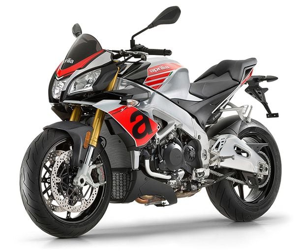 First Ride Review 17 Aprilia Tuono 1100 Rr Factory Motorcyclist