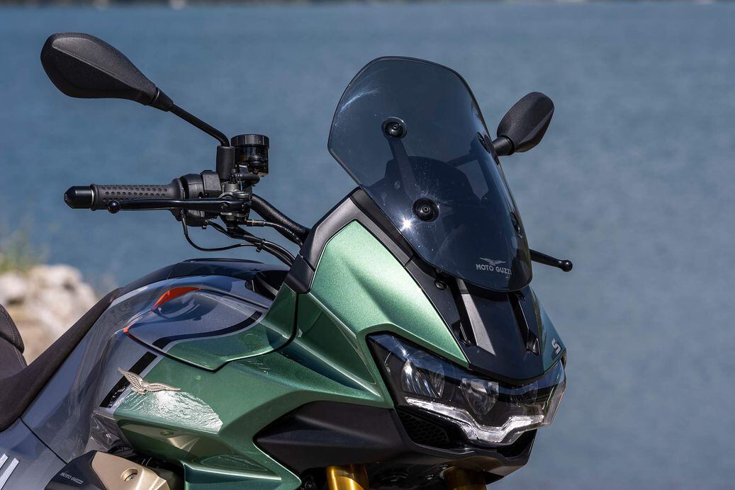 Kruiden kwaadheid de vrije loop geven Stuiteren 2023 Moto Guzzi V100 Mandello S Review | Motorcyclist