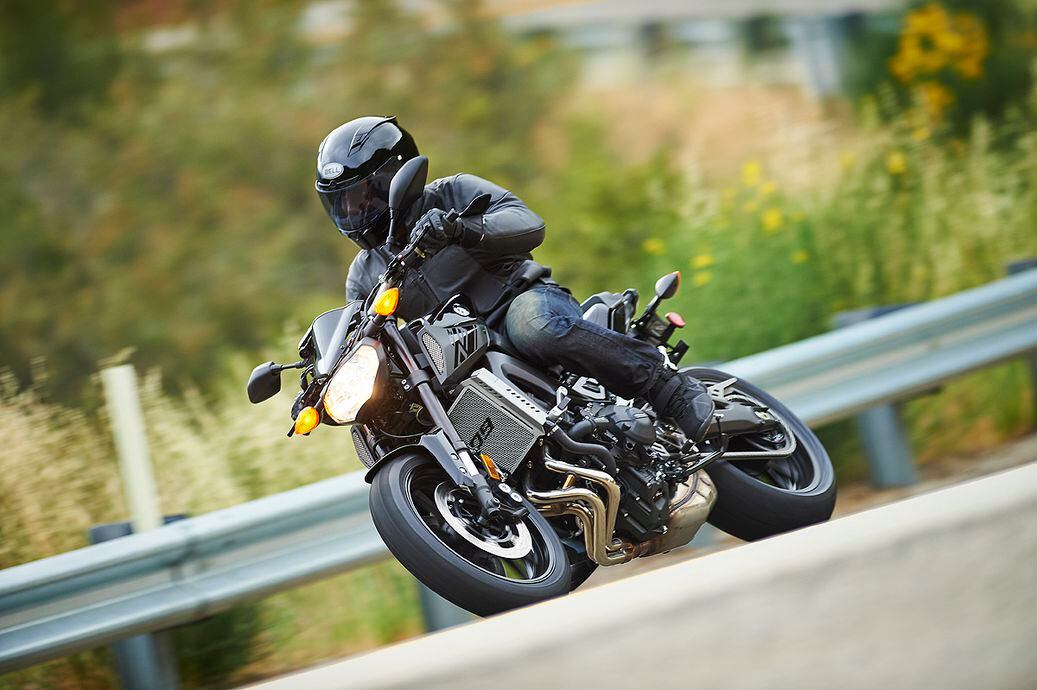 FIRST LOOK: 2016 Yamaha FZ-09, FZ-07 and Star Bolt | Motorcyclist