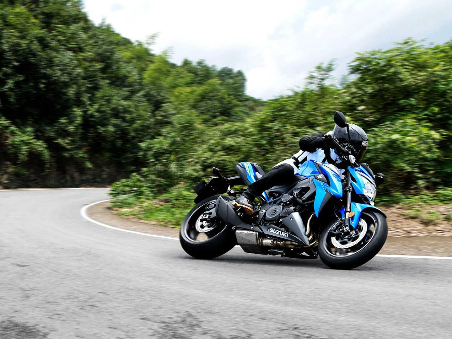 Suzuki Gsx S1000 And Gsx S1000f First Look Preview Motorcyclist