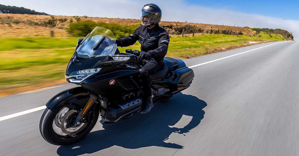 Shoei Introduces The J-Cruise II Helmet | Motorcyclist