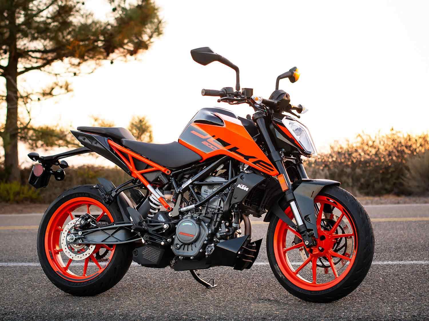 2020 KTM 200 Duke MC Commute Review Photo Gallery | LaptrinhX