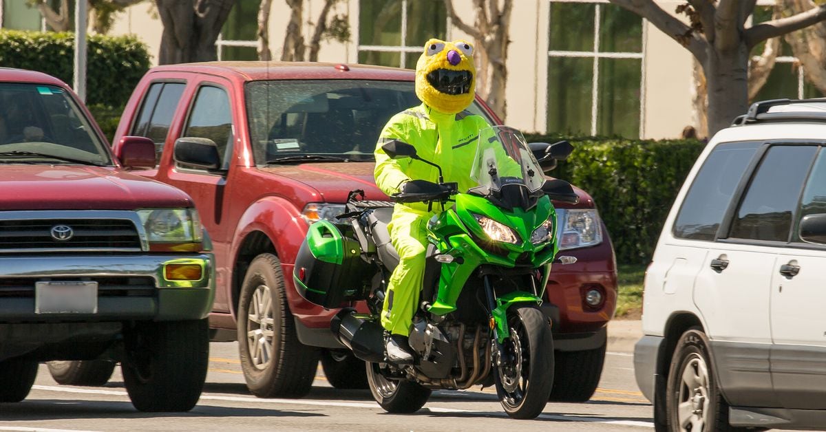 Rider Visibility: 5 Tips For Motorcyclists To Be Seen At Intersections ...