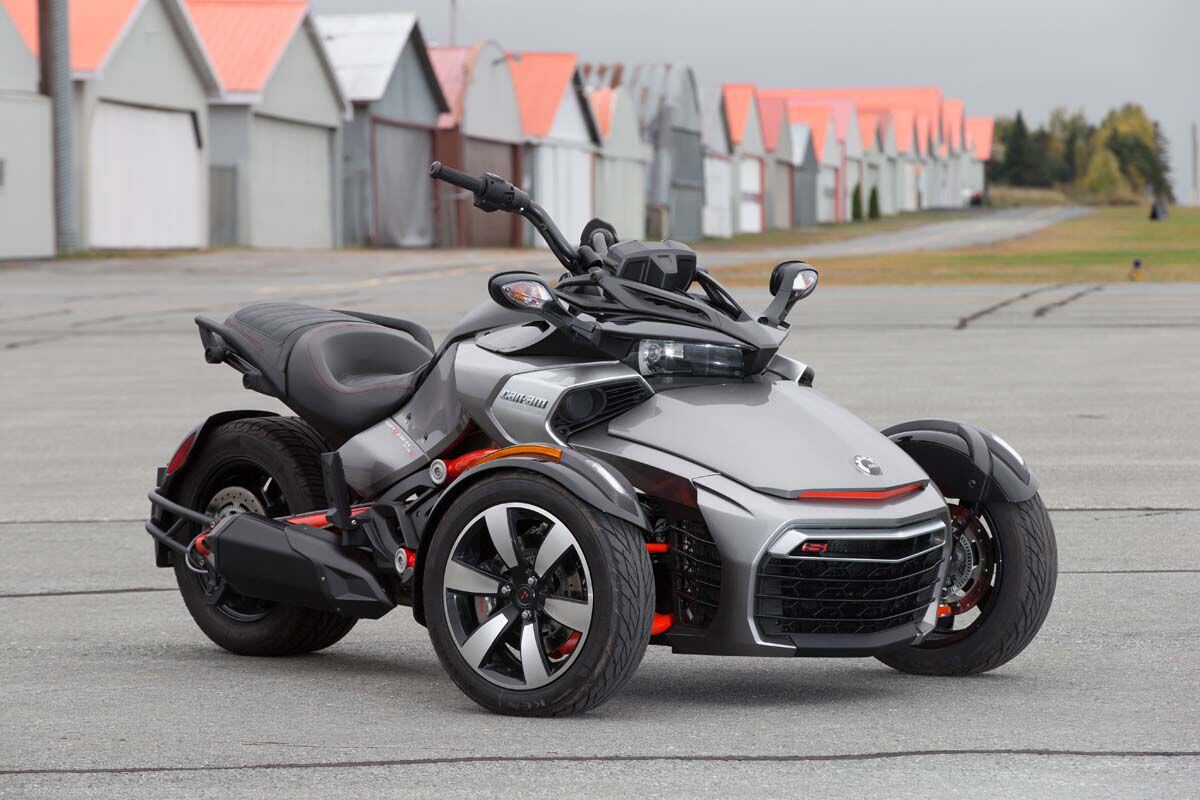 THREE WHEELER REVIEW: Can-Am Spyder RS-S - Women Riders Now