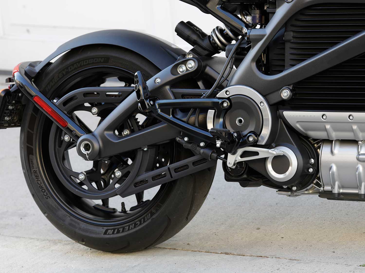 2020 Harley-Davidson LiveWire Review MC Commute - Motorcyclist Magazine - BMWSportTouring