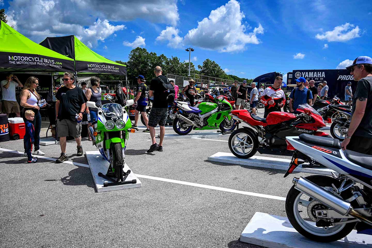 What’s more vintage than unobtanium plastics from the ’90s? Vintage bike show at Road America.